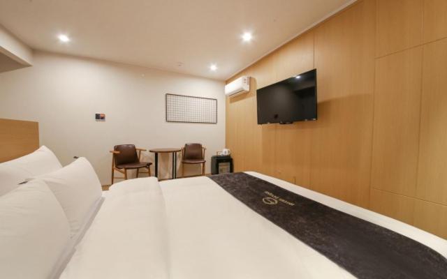 Gwangju Divine Hotel غوانغجو الغرفة الصورة
