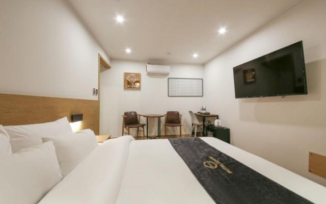 Gwangju Divine Hotel غوانغجو الغرفة الصورة
